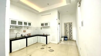 Bán Nhà Hẻm 8M Thông-Hoàng Hoa Thám- Tân Bình-80M2 -5 Tầng-Chỉ 12.x Ty