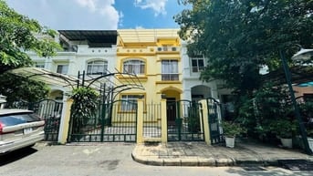 Bán 3 căn Villa Hưng Thái, Phú Mỹ Hưng, 7x18m, giá từ 27.5 - 28.5 tỷ