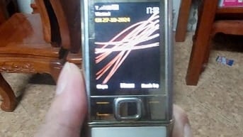 BÁN MÁY NOKIA 88001e Vàng Gold Cũ đang  sử dụng