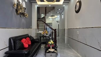 Bán nhà 1 trệt 3 lầu hẻm 3,5m Nguyễn Duy Cung nội thất giá 4,86 tỷ TL