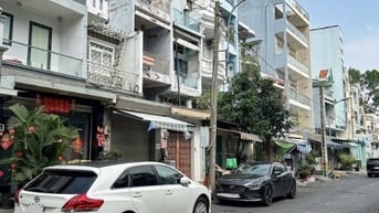 Bán nhà Phan Xích Long 4,2 * 17, hẻm 5m ô tô đậu thoải mát, sổ vuông.