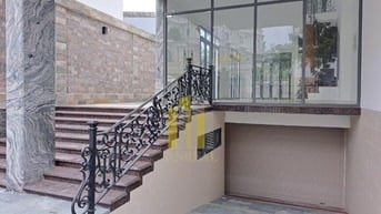 Villa Hầm 3 Lầu 7x20m Sàn Trống Có Thang Máy Giá 60 Triệu