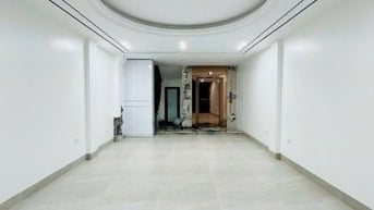 BÁN NHÀ NGUYỄN VĂN CỪ THÁNG MÁY NHẬP KHẨU GARA 2 OTO -ĐƯỜNG 4 XE OTO 