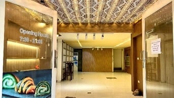 Cho thuê tầng 1 nhà mặt phố82 Thợ Nhuộm, 80m2, MT4,5m, nở hậu