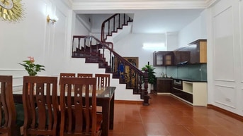BÁN NHÀ 5 tầng mặt ngõ Đào Tấn, Ba Đình, DT 36m2, MT 5,1m, ô tô đỗ cửa
