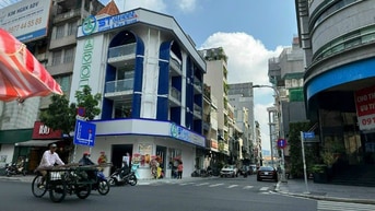 Bán gấp MT Lê Hồng Phong Quận 10 DT 5m x 25m KC 5 Tầng Giá 30 Tỷ