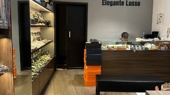 CHO THUÊ TẦNG 1 NHÀ SỐ 9 NHÀ HOẢ, 30m2, MT 5m, cửa kính+ cửa cuốn