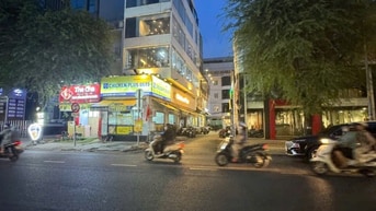 Góc đẹp Sư Vạn Hạnh P13 Quận 10, DTCN 65m2 nhà 5 tầng HĐT 70tr/tháng 