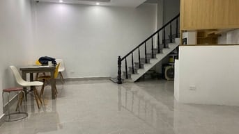 Chính chủ bán nhà 5 tầng ngõ 358/25 Bùi xương trạch,nhà đẹp giá rẻ