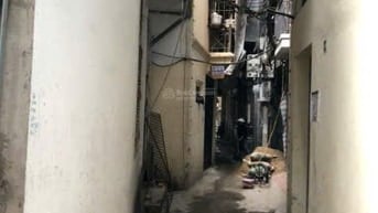 Bán nhà 5 tầng thang máy cách mặt phố Yên Hòa 50m 