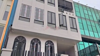 Cho thuê tòa nhà Mặt tiền Trần Quang Khải ĐẸP (500 m2)- Hầm+ 4L