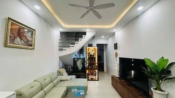 BÁN NHÀ QUẬN 8 - 52M2 - 2 TẦNG - 2 PHÒNG NGỦ - HẺM TRƯỚC NHÀ 3M