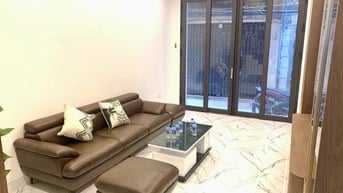 Nhà 3 Tầng 60m2, Ô Tô Đậu Cửa, Chủ Cần Bán Gấp Tại Bồ Đề