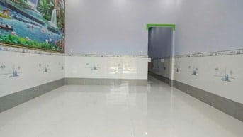 Bán gấp căn nhà 90m2 giá chỉ 2tỷ400 gần chợ Thới Tứ