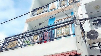 Chính chủ gửi bán gấp nhà đẹp đường đẹp 4*12 trệt 3 lầu giá 4ty390 TL 