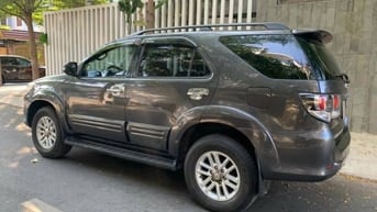 Chính chủ bán xe Toyota Fortuner bản V số tự động