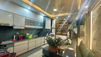 CC cần bán nhà mặt ngõ oto Ái Mộ, Bồ Đề: 22,9 tỷ. 90m x 6T Thang máy