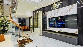 Nhà MT đường Bùi Thị Xuân , Q1. DT 54m2 - Giá 6TỶ9 tỷ . SHR. Chính chủ