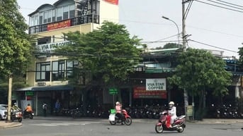 Bán nhà căn góc 2 mặt tiền đường  gần Chọ Hiệp Tân 
