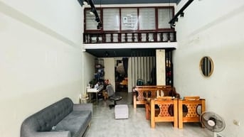 Bán nhà mặt phố Hàng Lược, vị trí rất đẹp, vỉa hè rộng, 90m2, 4 tầng