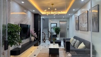 NHÀ ĐẸP PHỐ VIP, CÁCH HỒ TÂY 100M, VƯỢNG KHÍ Ở NGAY