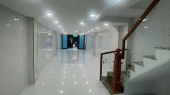 Nhà kinh doanh giá cả hợp lý cần mua liên hệ em 