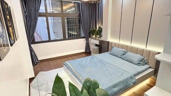 Nhà kv Hoàng Văn Thái - 6 tầng, 60m2, giá 18.5 tỷ, ô tô vào nhà.