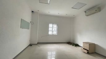 Văn phòng view đẹp gần cầu Rồng, có thể treo bảng biển tòa nhà