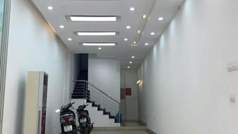 Bán nhà phố Trần Quang Diệu, Đống Đa 52m, 8t, mt 4.2m. Giá: 25.5 tỷ
