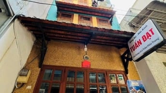 NHÀ 2,5 LẦU ĐƯỜNG TRƯỜNG SA , P13 , QUẬN 3