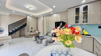 Nhà Đẹp Bán Ngay! Đ.Thái Thị Nhạn Phường 10 Tân Bình,DT: 32m2/2.850 Tỷ