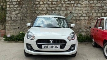 Suzuki Swift 2021 GLX màu trắng - Xe đẹp đi ít.