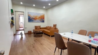 Bán căn TT Ngõ 328 Nguyễn Trãi tầng 5 ngay Royal City