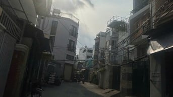 Nhà 2mặt HXH trước sau cách mặt tiền VK chỉ vài bước chân tiện KD