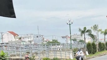 Bán nhà 4x20m trệt 2 lầu. MT Đường mễ cốc P15Q8