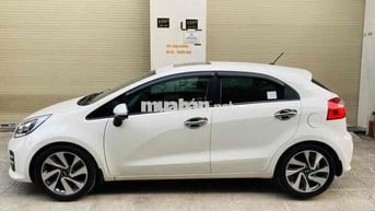 Kia Rio màu trắng 2015 1.4 AT Hatchback