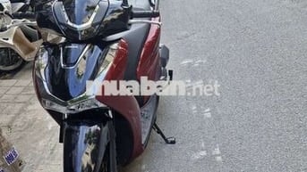 Cần bán  SH 2023 đỏ đen xe chạy lướt