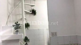 Cho thuê Nhà nhỏ xinh, ngay chân cầu Kiệu 475/32/2 Hai Bà Trưng Q3