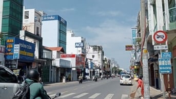  CHO THUÊ MB ĐẸP NGANG 6m–VỊ TRÍ VÀNG QUẬN 1 – GIÁ CHỈ 40 TRIỆU/THÁNG