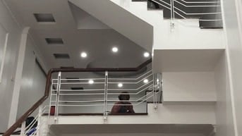 Nhà 5T vị trí đắc địa Mp Giang Văn Minh-Kim Mã vỉa hè rộng kd sầm uất 