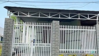 Ngộp bán nhà đường Lê Minh Nhựt, Củ Chi, 100m2, Sổ hồng , 650 triệu
