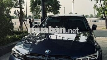 BMW 3 Series 2023 320i Sport Line - 16000 km