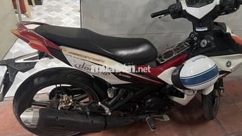 Exeter 150 màu trắng đỏ đen