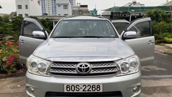 Toyota Fortuner 2009 2.7V mot doi chu