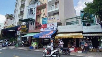 Bán nhà chính chủ hẻm 165 Nguyễn Phúc Nguyên, Quận 3