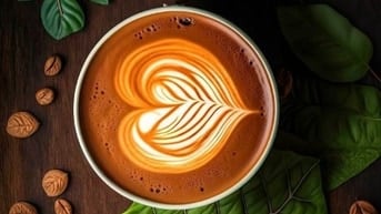Nhân viên bán cafe nước giải khát tại quầy cho sinh viên xoay ca