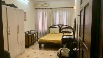Bán nhà hẻm rộng,cách mặt tiền đường Võ Văn Tần 50 mét,khu phố an ninh