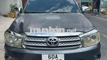 Toyota Fortuner 2009 2.5G số sàn máy Dầu