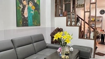 Chính chủ bán nhà mặt ngõ 20m ra phố Đội Cấn
