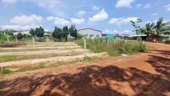 10x27 full thổ cư. Đường xe hơi, gần KCN. giá 850tr